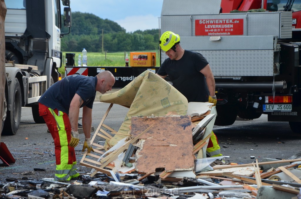 Schwerer VU A 1 Rich Koeln hinter AS Burscheid P892.JPG - Miklos Laubert